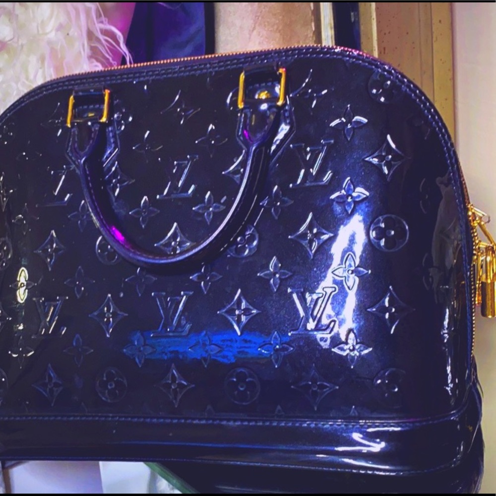 Louis Vuitton Vernis Alma GM bag